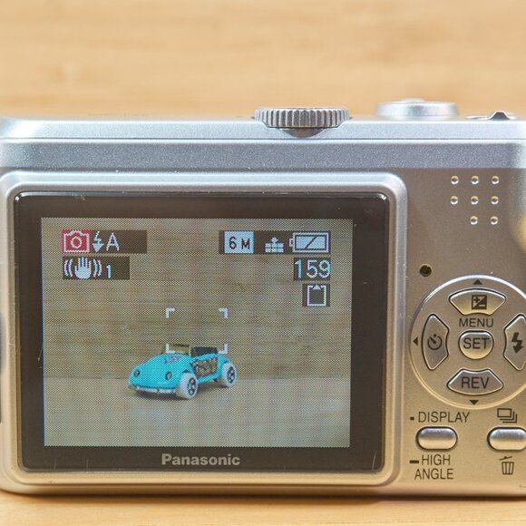 Panasonic LUMIX DMC-LZ5 6MP Digital Camera, 6x Optical Zoom, Made in Japan - Picture 6 of 9